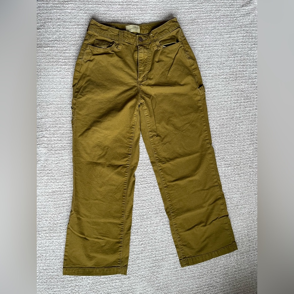 Universal thread high waisted olive green pants
